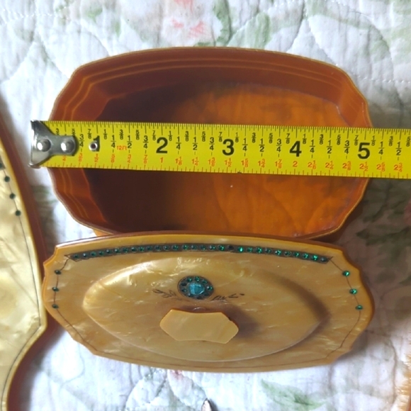 Vintage 1920's 4 piece Lucite Vanity Dresser Set - Picture 10 of 12